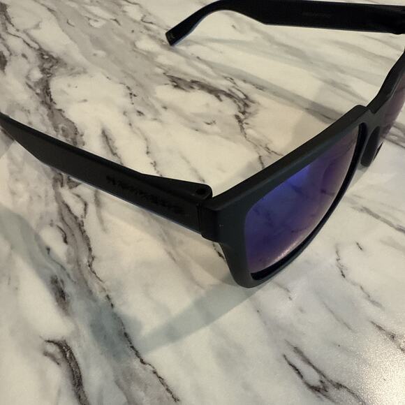 Authentic HAWKERS Motion Black Plastic Round Sunglasses Blue Lens - Picture 2 of 9